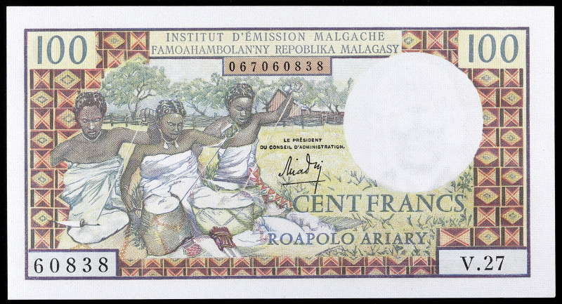 MADAGASCAR
100 Francs - 20 Ariary ND (1964).
P.57a.
Alphabet V.27 - numéro 60838...