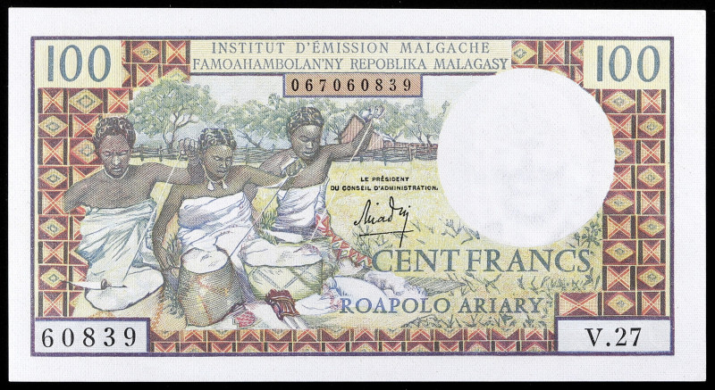 MADAGASCAR
100 Francs - 20 Ariary ND (1964).
P.57a.
Alphabet V.27 - numéro 60839...