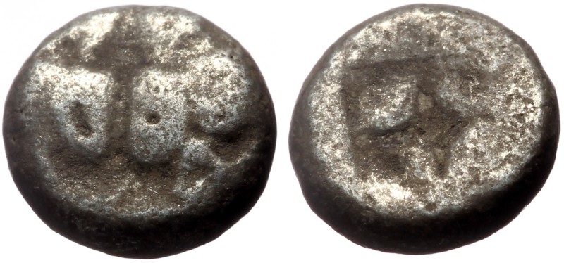 Lesbos, Uncertain mint AR Diobol (Silver, 1.00g, 8mm) ca 500-450 BC.
Obv: Confr...