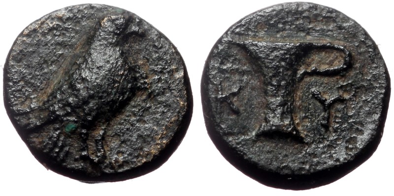 Aeolis, Kyme AE (Bronze, 1.76g, 12mm) ca 320-250 BC.
Obv: Eagle standing right...