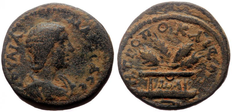 Cappadocia, Caesarea AE (Bronze, 9.27g, 22mm) Julia Maesa (218-224/5). 
Obv: IOY...