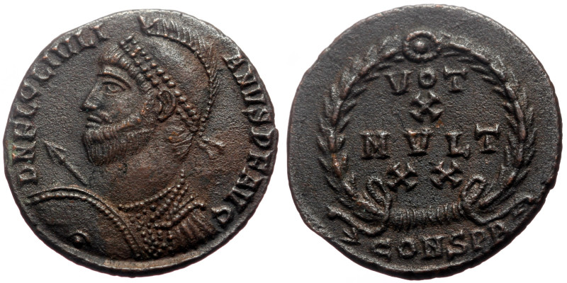 Julian II Apostata (361-363) AE Follis (Bronze, 2.57g, 19mm) Constantinople.
Obv...