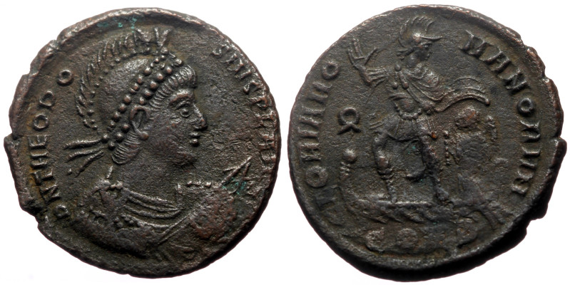 Theodosius I (379-395) AE (Bronze, 5.24g, 23mm) Constantinopole, 379-383
Obv: D ...