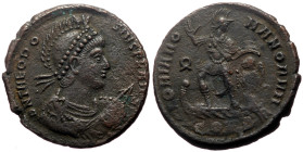 Theodosius I (379-395) AE (Bronze, 5.24g, 23mm) Constantinopole, 379-383
Obv: D N THEODOSIVS P F AVG, diademed, helmeted, draped, and cuirassed bust r...