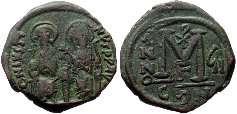 Justin II and Sophia (565-578 ) AE Follis (Bronze, 14.86g, 30mm) Constantinople,...