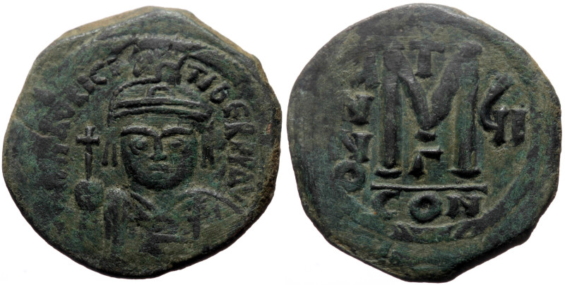 Maurice Tiberius (582-602) AE Follis (Bronze, 11.57g, 31mm) Constantinople, Date...