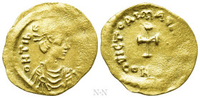 MAURICE TIBERIUS (582-602). GOLD Tremissis. Constantinople