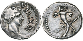 ROYAUME DE NUMIDIE ET MAURETANIE, Juba II (-25-23), AR denier, vers 11. D/ REX IVBA T. diad. à d. R/ Corne d'abondance et sceptre en sautoir. Au-dessu...