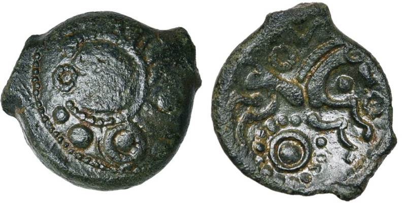 GAULE CELTIQUE, Aulerci Eburovices, AE bronze, 1er s. av. J.-C. D/ T. stylisée à...
