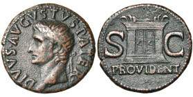 AUGUSTE divinisé, AE as, 22/23-30, Rome. Frappé sous Tibère. D/ DIVVS AVGVSTVS PATER T. r. à g. R/ S-C Autel avec porte à battants. A l'ex., PROVIDENT...