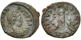ARCADIUS (383-408), AE AE 3, 384-388, Thessalonique. D/ DN ARCAD-IVS PF AVG B. diad., dr., cuir. à d. R/ VIRTVS - AVGGG/ Γ- / TES L'empereur deb. à g....