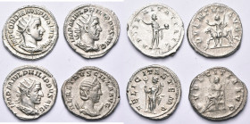 lot de 4 antoniniens: Gordien III, R/ Sol; Philippe Ier (2), R/ L'empereur chevauchant à g., Felicitas temporum; Herennia Etruscilla, R/ Pudicitia.
...