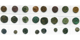 lot de 12 bronzes: Auguste, as, R/ Foudre; Tibère, as, R/ Vesta; Vespasien, as, R/ Aequitas (?); Hadrien, as, R/ Salus; Sévère Alexandre, sesterce, R/...