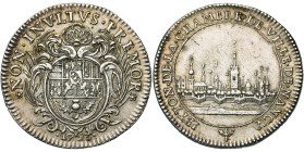 FRANCE, AR jeton, 1723. Chambre de la ville de Nancy. D/ Cartouche orné aux armes de la ville. R/ Vue de la ville. Feu. 7700 (cuivre). 29 mm 8,31 g.
...