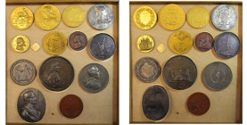 lot de 14 médailles, dont: Belgique, 1894, Exposition belge à Genève; 1904, Fisch, Salon des Arts et des métiers de Bruxelles; France, 1892, Expositio...