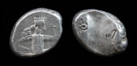 PERSIA, Xerxes II to Artaxerxes II, c. 420-375 BCE, AR Siglos. 5.48g, 16mm.
Obv: Persian king or hero in kneeling-running stance right (large eye, sho...