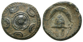 Macedonia. anonymous (3rd century BC) Æ Bronze. Obv: macedonian shield. Rev: macedonian helmet. Weight 3.72 gr - Diameter 16 mm