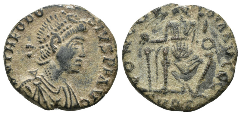 Theodosius I. (378-383 AD). Æ Follis. Antioch. Obv: D N THEODOSIVS P F AVG. pear...