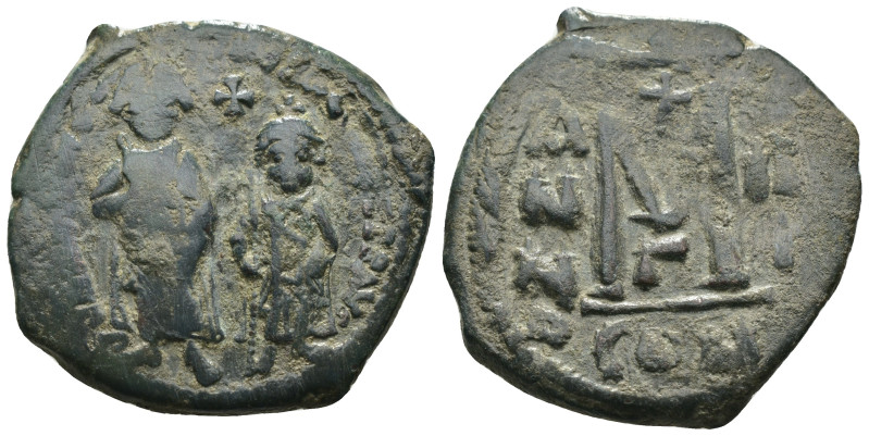 Justin II. and Sophia. (565-578 AD). Follis. Constantinople. Obv: Justin II. and...