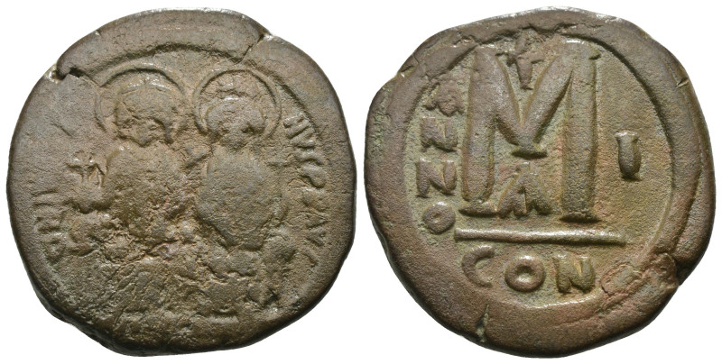 Justin II. and Sophia. (565-578 AD). Follis. Constantinople. Obv: Justin II. and...