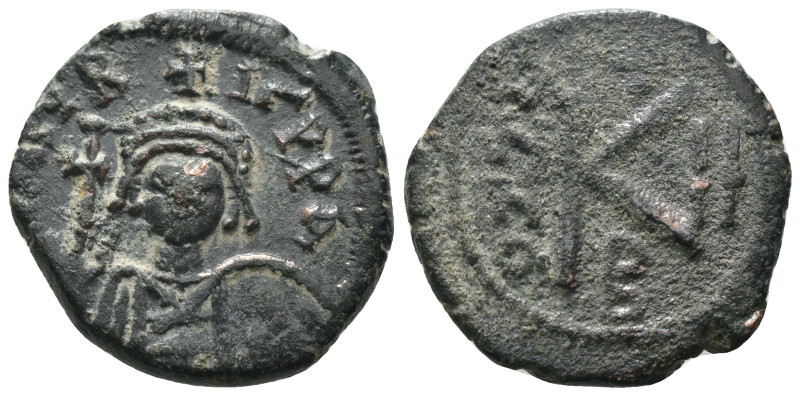 Maurice Tiberius. (600-601 AD). 1/2 Follis. Constantinople. Obv: bust of Maurice...