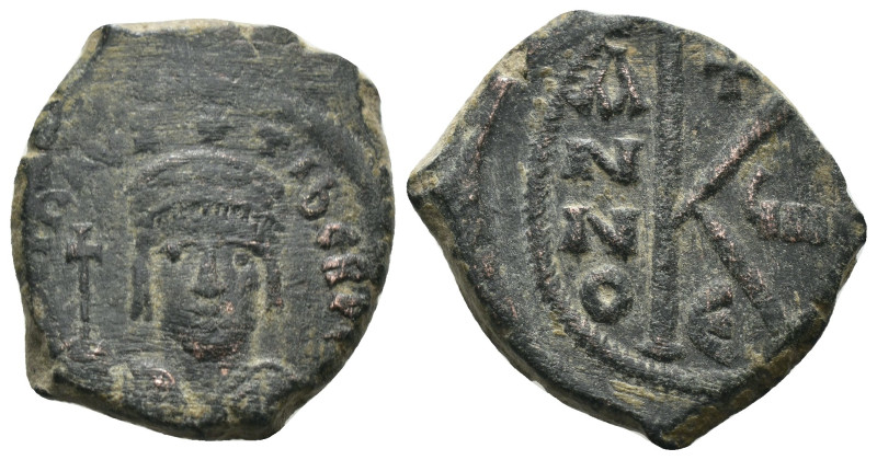 Maurice Tiberius. (600-601 AD). 1/2 Follis. Constantinople. Obv: bust of Maurice...