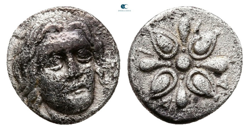 Satraps of Caria. Halikarnassos. Hidrieus 351-344 BC. 
Obol AR

10 mm, 0,77 g...