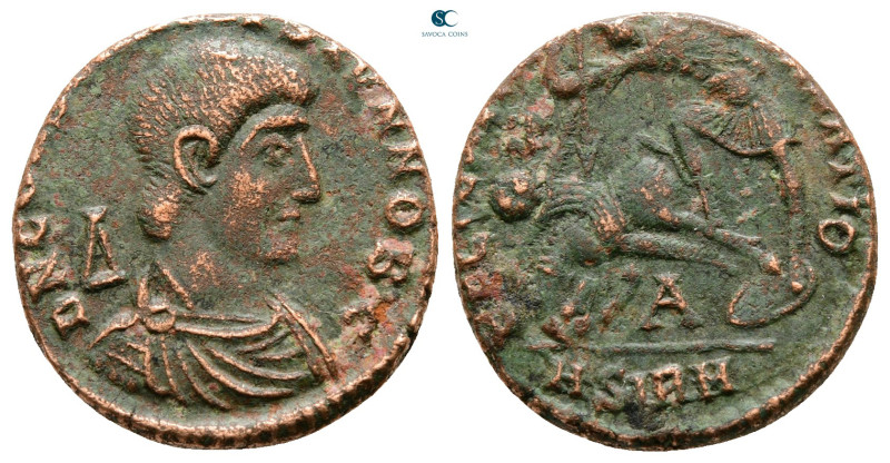Constantius Gallus, Caesar AD 351-354. Sirmium
Follis Æ

20 mm, 4,53 g


...