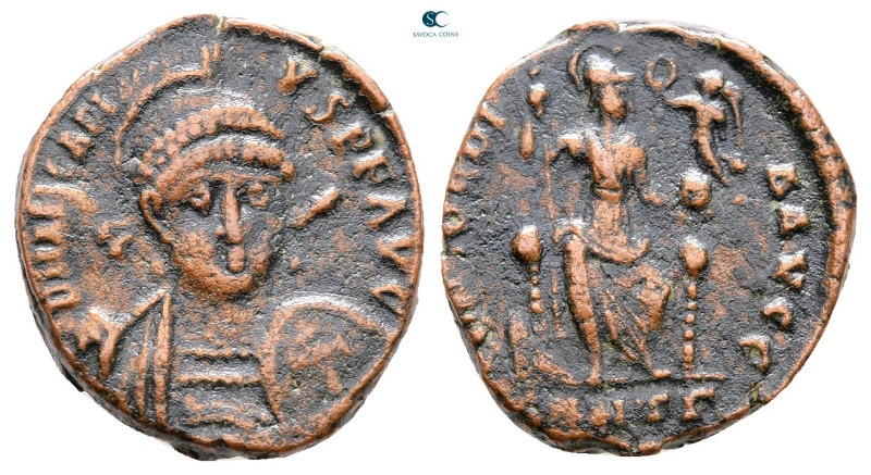Arcadius AD 383-408. Antioch
Follis Æ

17 mm, 2,74 g



Nearly Very Fine