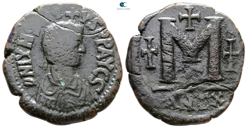 Justin I AD 518-527. Antioch
Follis or 40 Nummi Æ

30 mm, 13,33 g



Near...