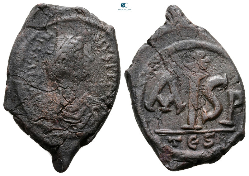 Justinian I AD 527-565. Thessalonica
16 Nummi Æ

28 mm, 6,87 g



Nearly ...