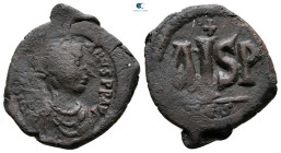 Justinian I AD 527-565. Thessalonica. 16 Nummi Æ