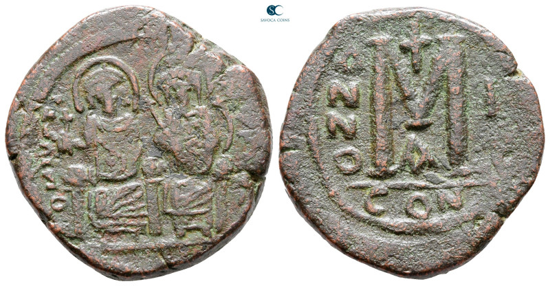 Justin II and Sophia AD 565-578. Constantinople
Follis Æ

28 mm, 14,68 g

...