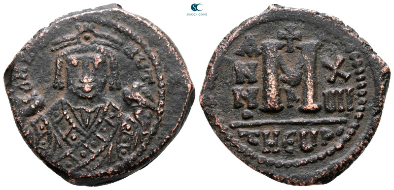 Maurice Tiberius AD 582-602. Theoupolis (Antioch)
Follis or 40 Nummi Æ

30 mm...