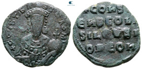Constantine VII, Porphyrogenitus AD 913-959. Constantinople. Follis Æ