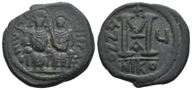 JUSTIN II, with SOPHIA (565-578). Follis. 
.
Condition: Very Fine.
Weight: 12.93 g.
Diameter: 28.9 mm