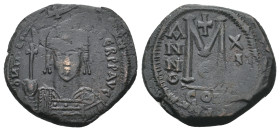 MAURICE TIBERIUS (582-602). Follis. 
.
Condition: Fine.
Weight: 11.83 g.
Diameter: 29.6 mm