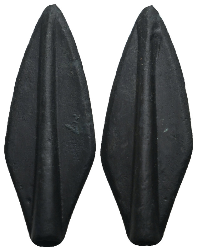 GREEK BRONZE ARROWHEAD.(CIRCA 3RD-1ST BC).
.
Condition: Very Fine.
Weight: 10.42...