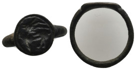Roman Bronze Ring.
.
Condition: Very Fine.
Weight: 2.89 g.
Diameter: -