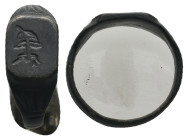 Roman Bronze Ring.
.
Condition: Very Fine.
Weight: 2.78 g.
Diameter: -