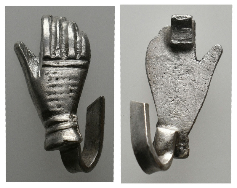 ANCIENT ROMAN SILVER FIGURINE.
.
Condition: Very Fine.
Weight: 2.23 g.
Diameter:...