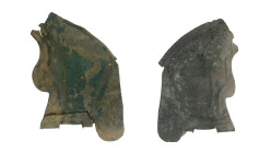 ANCIENT ROMAN BRONZE PIECE OF MILITARY CLOTHING .
.
Condition: Very Fine.
Weight: -
Diameter: 177 mm