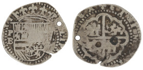 Moneda virreinal. Felipe II o III. 1 Real. S/F . B (Ballesteros). Potosí. Ag. 2,90 g. MBC-. Perforada. Salida: 25