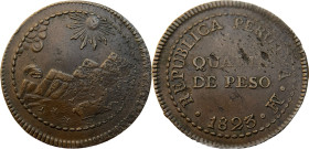 Moneda Republicana. Perú. ¼ de Peso. 1823. LIMA. Anv: REPUBLICA PERUANA · Monograma LIMA ·1823. En el centro QUARTO DE PESO. // Rev: Paisaje montañoso...