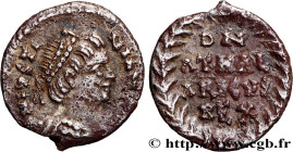 KINGDOM OF OSTROGOTH - ATHALARIC
Type : Quart de silique 
Date : c. 527-534 
Date : s.m. 
Mint name / Town : Ravenne 
Metal : silver 
Diameter : 10,5 ...