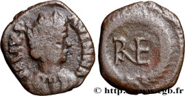 OSTROGOTHIC KINGDOM - RAVENNA - CITY COINAGE
Type : Bronze au monogramme 
Date : 536-554 
Date : s.m. 
Mint name / Town : Ravenne 
Metal : bronze 
Dia...