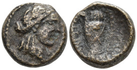 Greek coins, Æ 3,15g, 13,1mm.