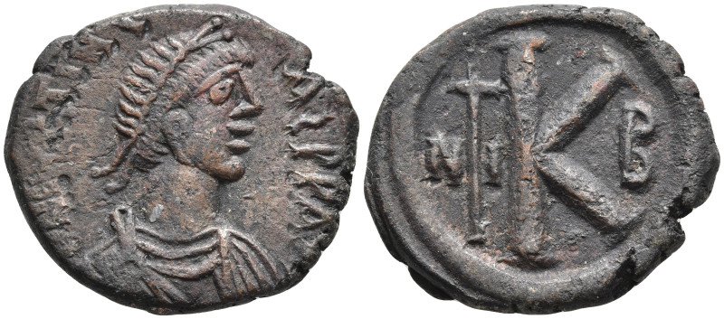 Justin I. Æ Half Follis AD 518-527.. Nicomedia mint, 2nd officina. Diademed, dra...