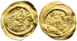 Heraclius AV Tremissis. Constantinople, AD 610-613. ∂ N ЄRACLIЧS P P AV (sic), pearl-diademed and cuirassed bust to right, wearing paludamentum / VICT...