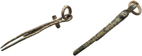 A Very Beautifully Decorated BYZANTINE BRONZE CROSS
TWEEZERS. 9,2g, 70,0mm.